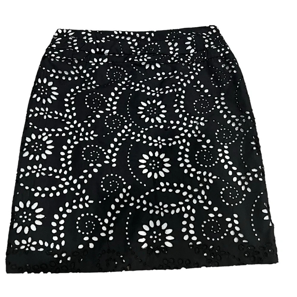 Cass Black Eyelet Lace Classic Pencil Skirt with White Lining Side Zip‎ Size 8